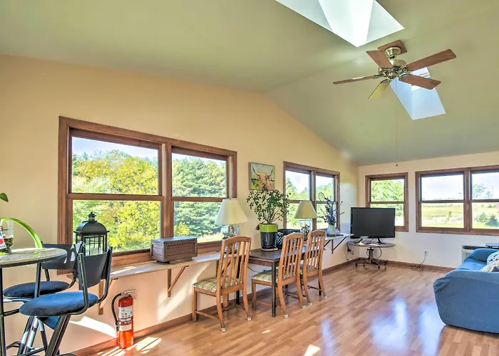 Chic Escape W/ Fire Pit! Apple River